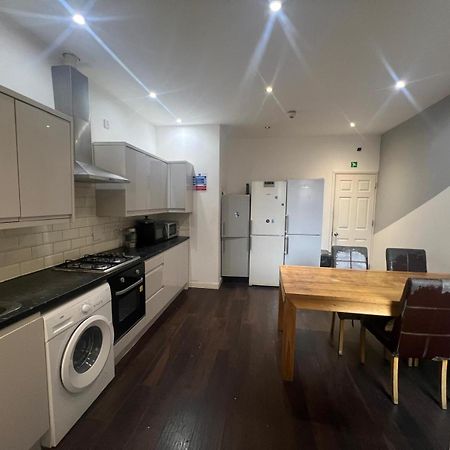Deluxe Ensuite Double Room With Ensuite Ковънтри Екстериор снимка