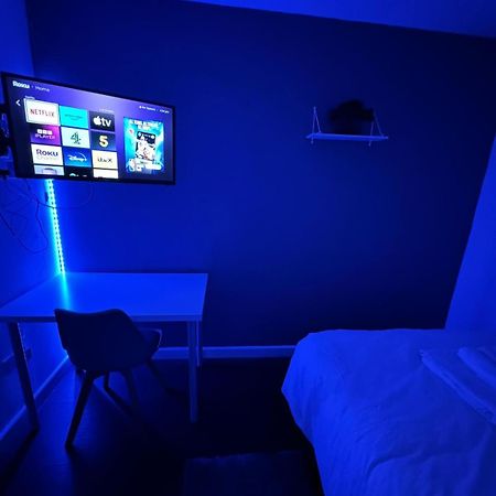 Deluxe Ensuite Double Room With Ensuite Ковънтри Екстериор снимка
