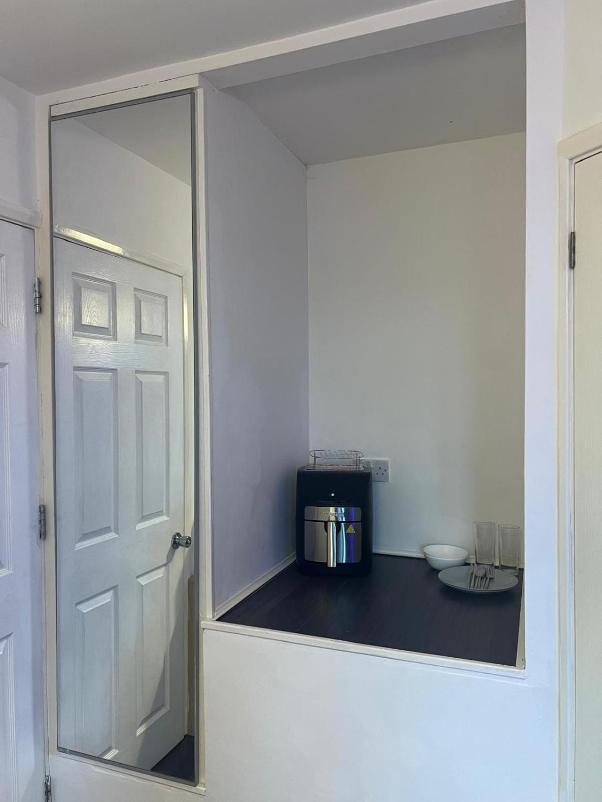 Deluxe Ensuite Double Room With Ensuite Ковънтри Екстериор снимка