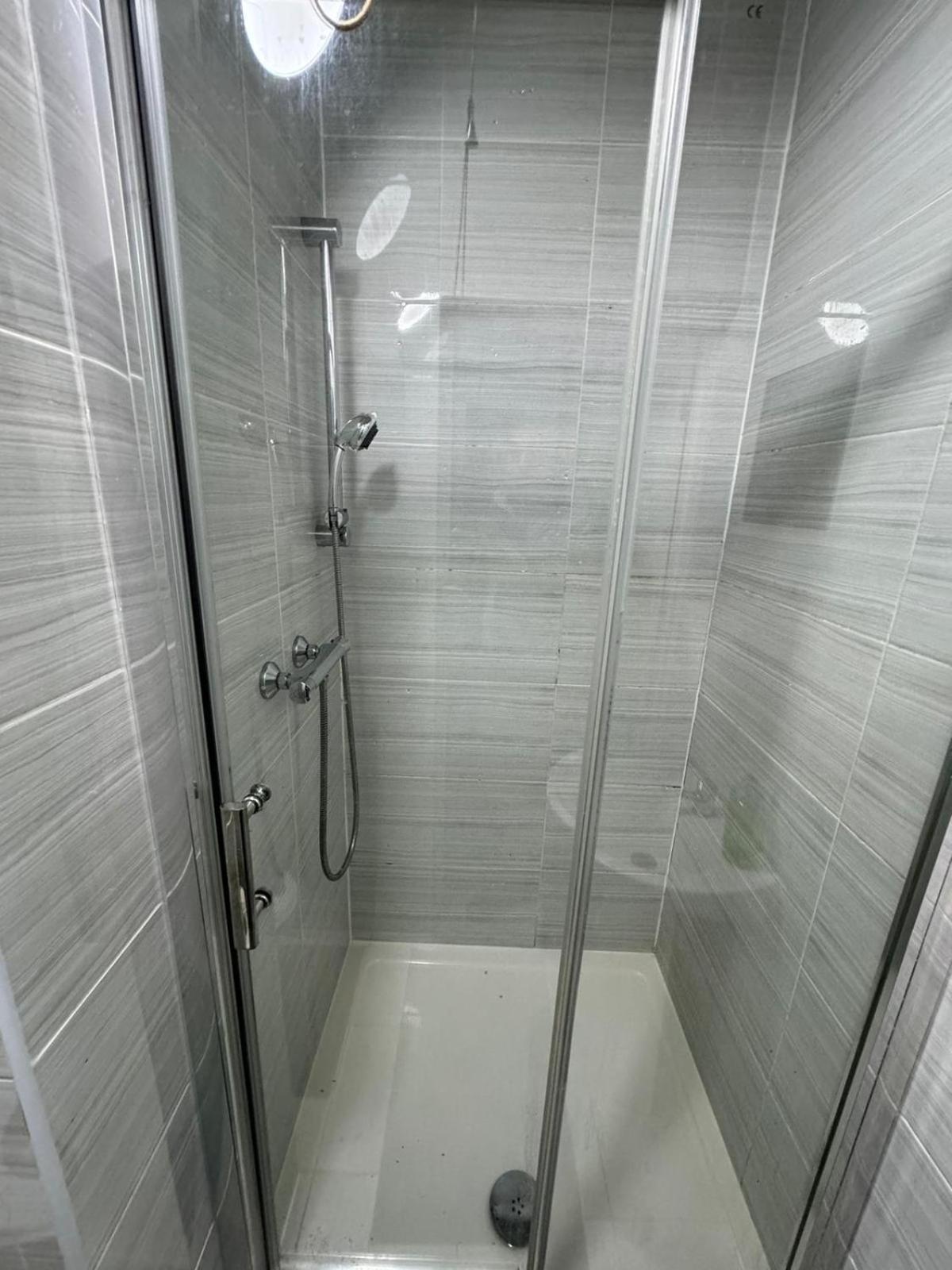 Deluxe Ensuite Double Room With Ensuite Ковънтри Екстериор снимка